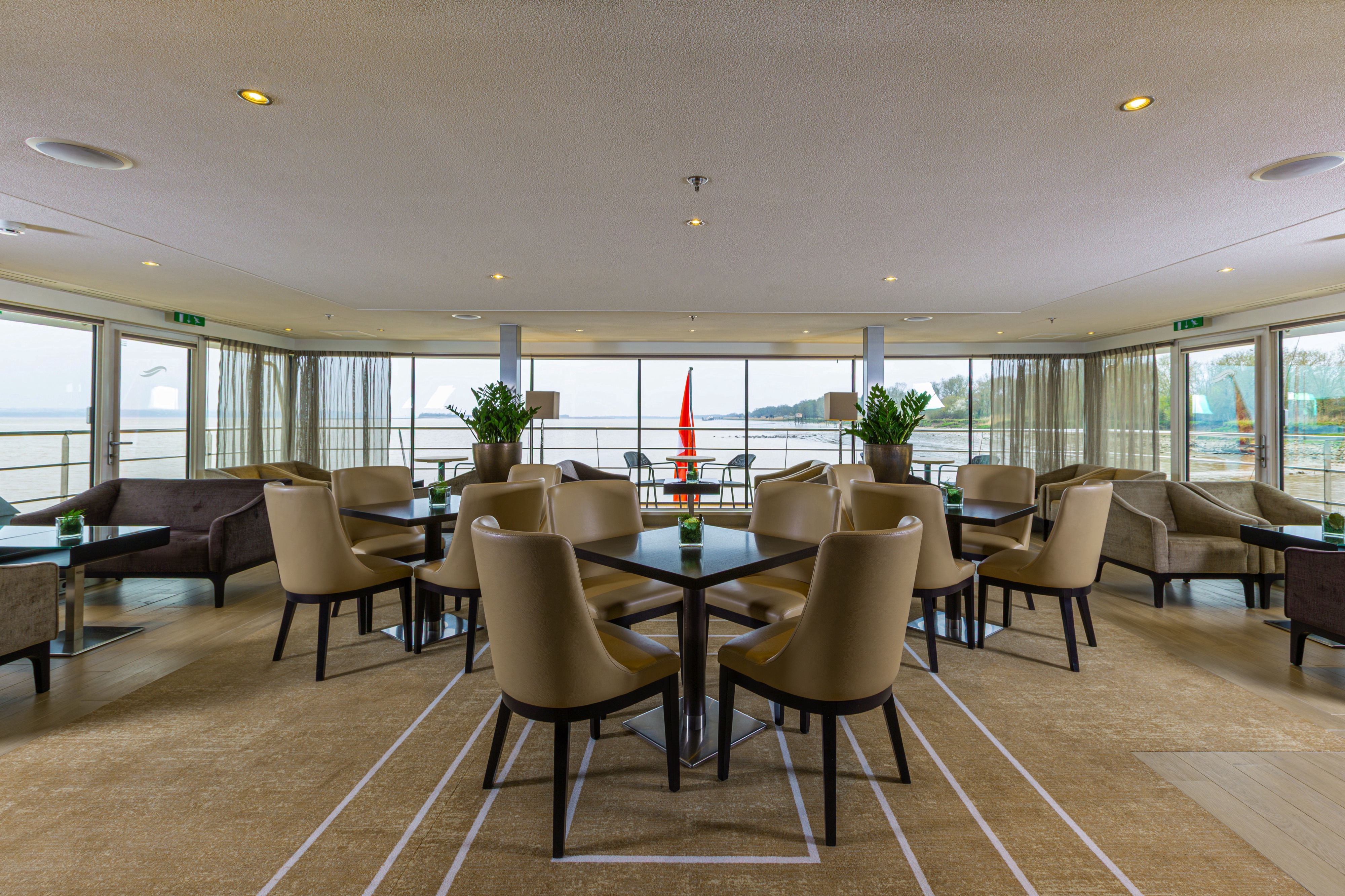 Avalon Waterways Avalon Artistry II Club Lounge.jpg